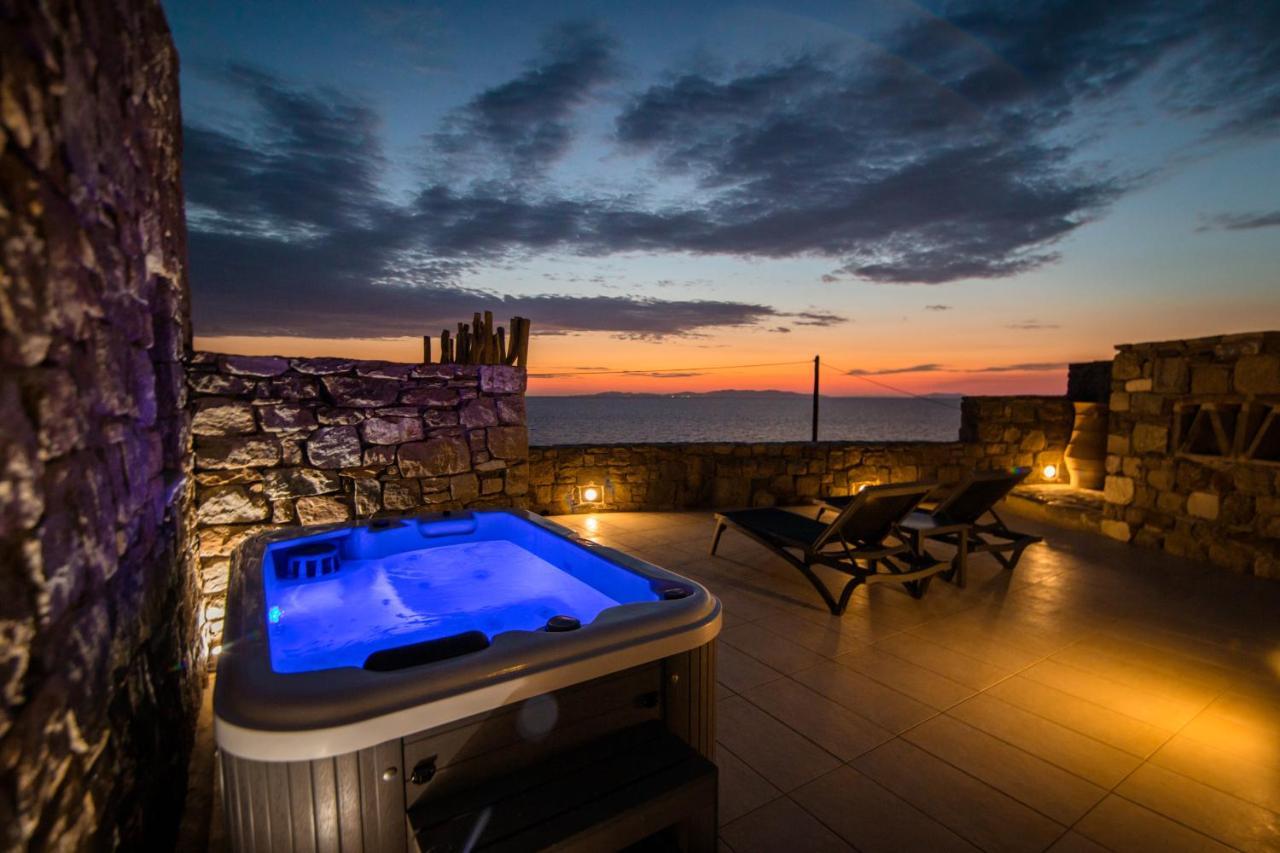 Gorgeous Studio In Cycladic Architecture Overlooking The Aegean Apartamento Houlakia  Exterior foto